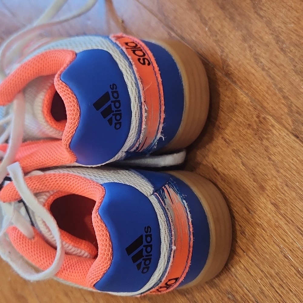 Adidas Kids Shoes‎ - Picture 2 of 4